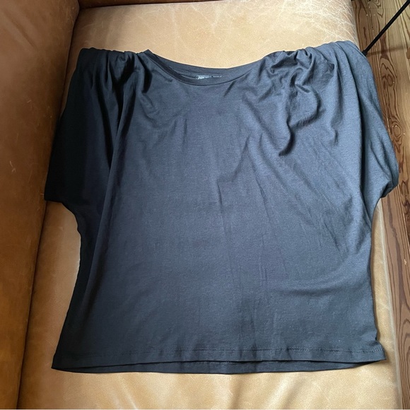 NWT Zara shoulder pad padded top black chic blogger favorite style sold out - Picture 2 of 6